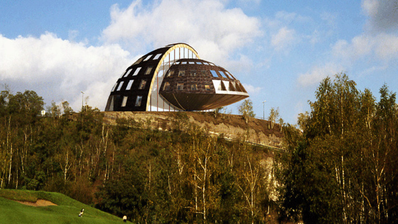 Illustration for article titled Dome Houses to Protect You from the Dark Future